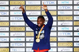 NOAH-LYLES-MEDAL-CEREMONY